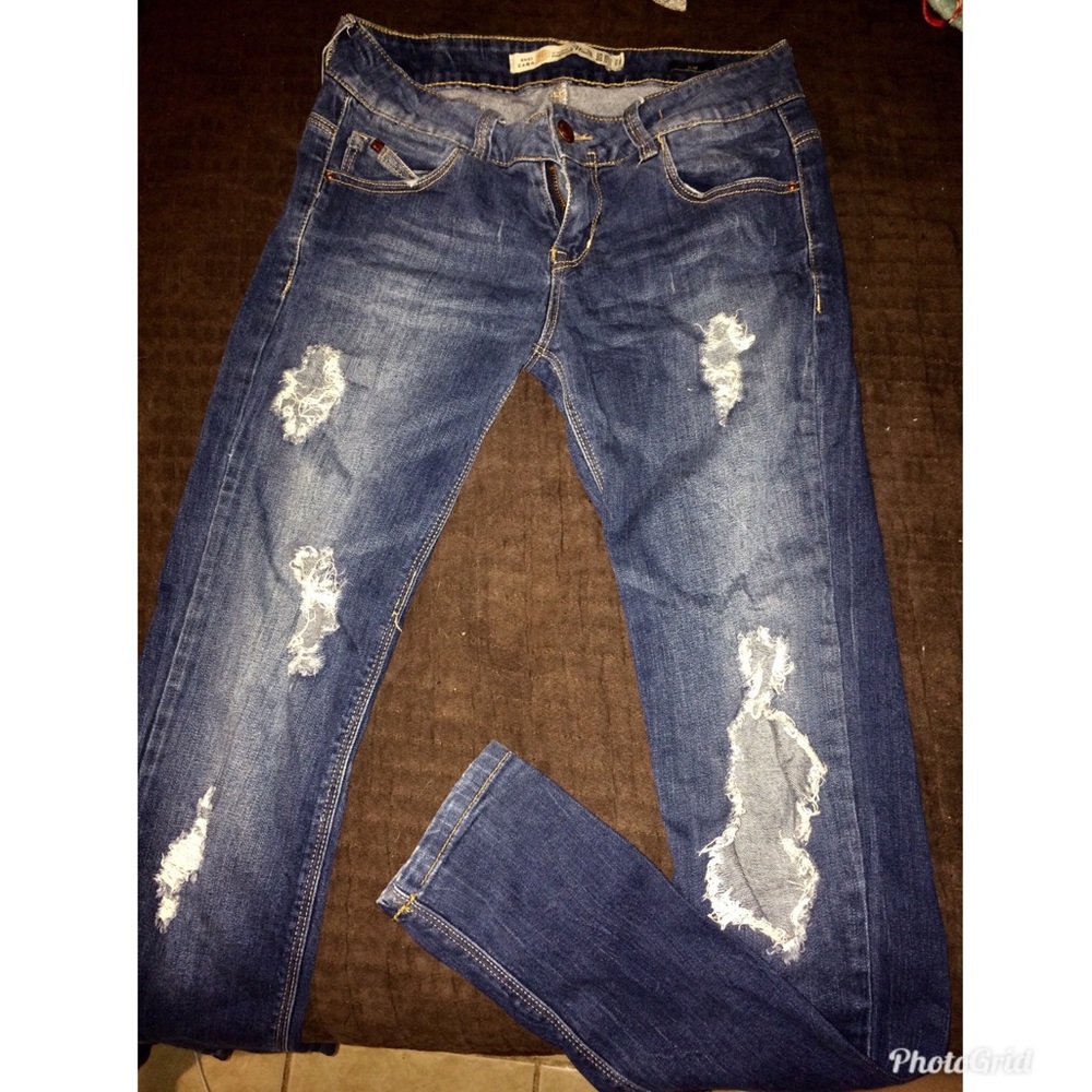 Zara distressed skinny blue jeans